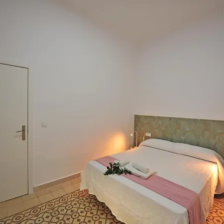 Casa Rosaleda Apartamento *